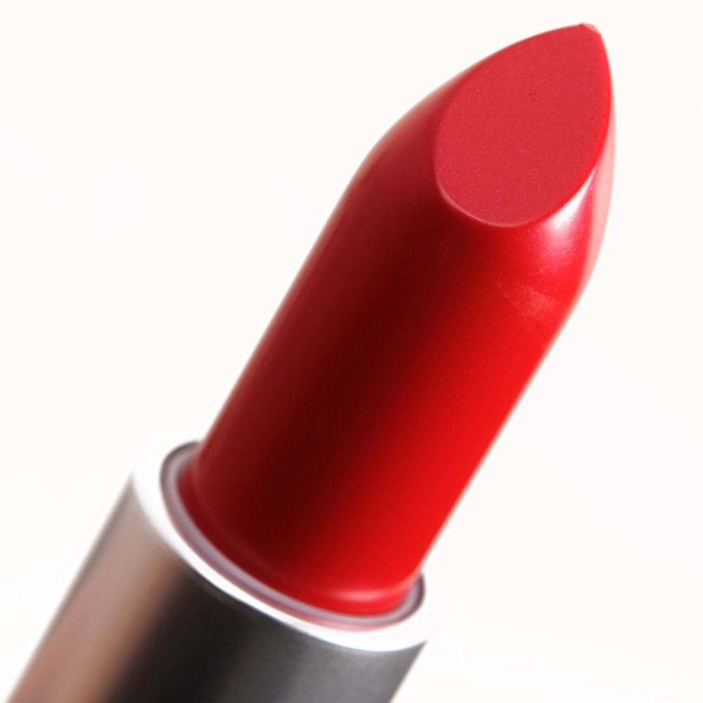 MAC LIPSTICK shade MIND CONTROL